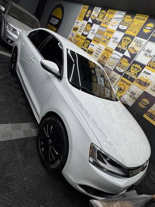 VOLKSWAGEN JETTA 2.0 TSI HIGHLINE 211CV GASOLINA 4P TIPTRONIC VOLKSWAGEN JETTA 2.0 TSI HIGHLINE 211CV GASOLINA 4P TIPTRONIC